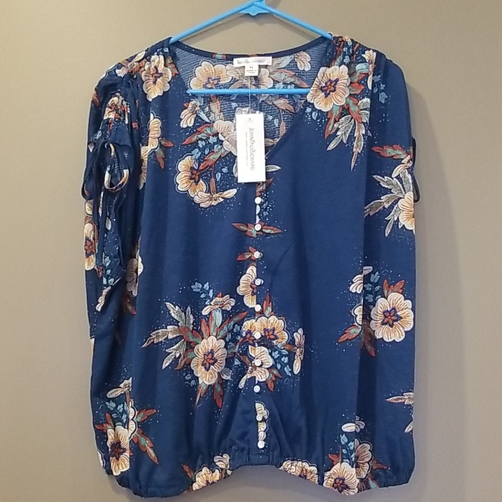 Nice flowery top